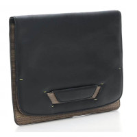 Мужская кожаная сумка-трансформер Bag Folio by Pininfarina с наплечными ремнями черная с коричневым