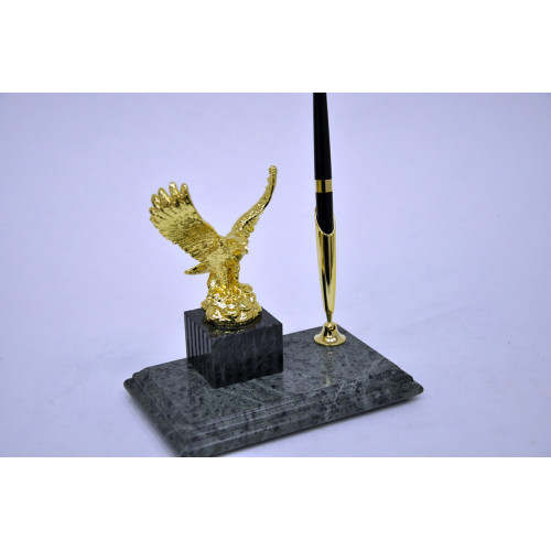 Настільний набір для керівника Penstand, мармуровий (Фігура золотого орла та ручка) 6135
