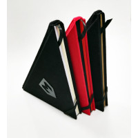 Скетчбук трикутний MadBook Markerman 15х15 см, black red
