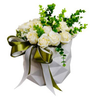 Коробочка-сюрприз с цветами из мыльной пенки Белая Симфония , 300 x 300 x 300 мм