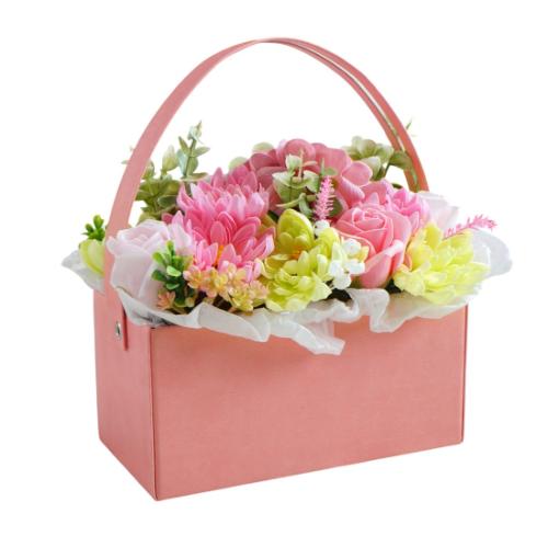 Композиція Персикова елегія квіти у коробці-сумочці, 200x200x100 мм