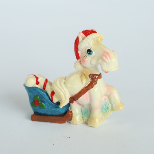 Сувенір HORSE 5 см білий у ящ. мікс: 2 види