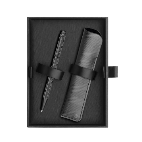 Набор шариковая ручка с кожаным чехлом Caran d'Ache Ecridor Black Edition в подарочном боксе (7630002360364) Набор шариковая ручка с кожаным чехлом Caran d'Ache Ecridor Black Edition в подарочном боксе (7630002360364)